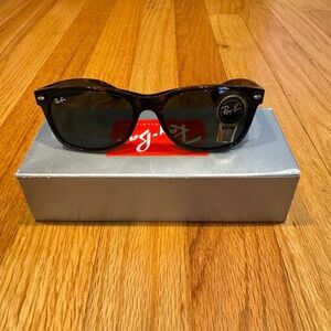 Ray-Ban Classic Black Sunglasses